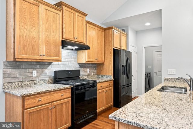 116 BLEEDING HEART DR, White Post, VA 22663