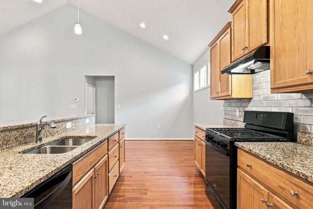 116 BLEEDING HEART DR, White Post, VA 22663