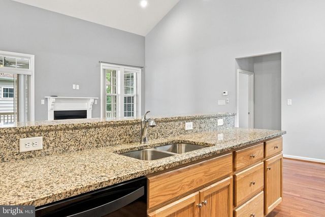 116 BLEEDING HEART DR, White Post, VA 22663