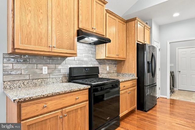 116 BLEEDING HEART DR, White Post, VA 22663
