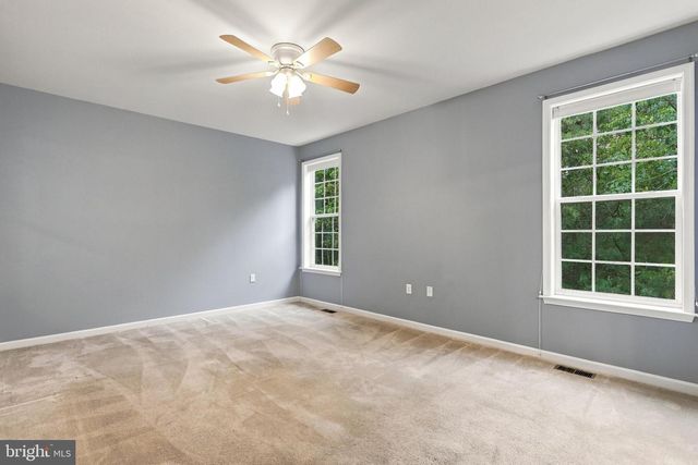 116 BLEEDING HEART DR, White Post, VA 22663