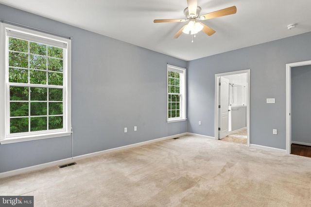 116 BLEEDING HEART DR, White Post, VA 22663