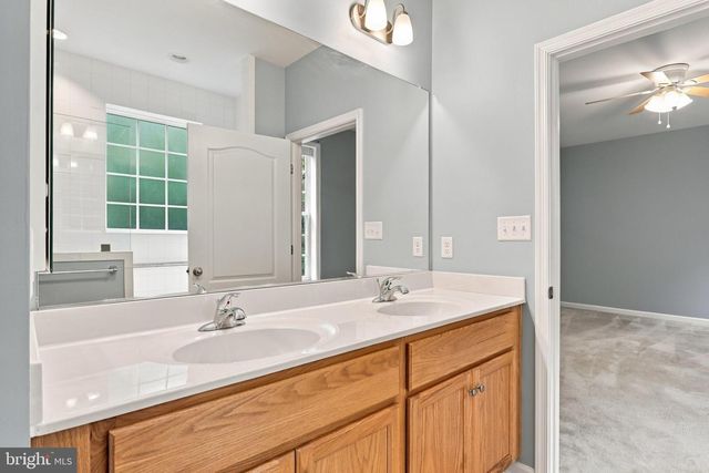 116 BLEEDING HEART DR, White Post, VA 22663