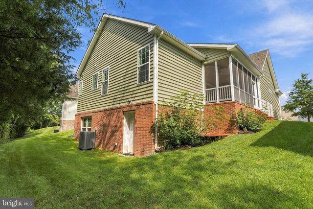 116 BLEEDING HEART DR, White Post, VA 22663