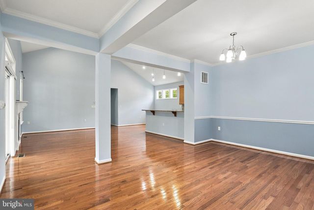 116 BLEEDING HEART DR, White Post, VA 22663