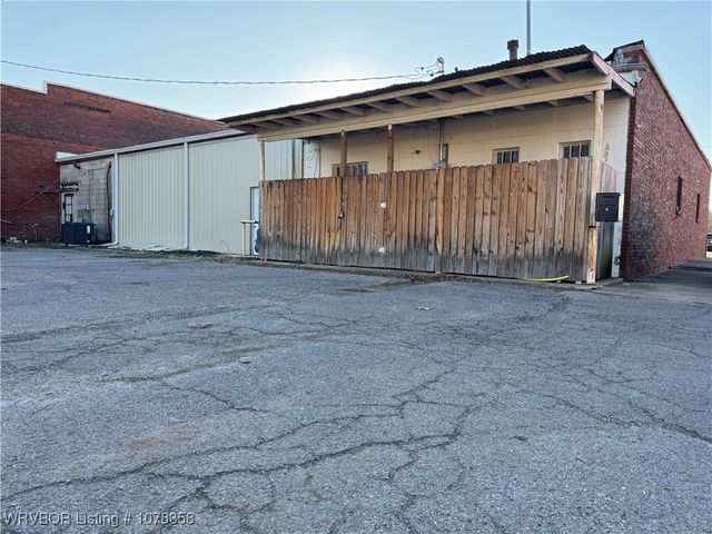 200 S Main Street, Spiro, OK 74959