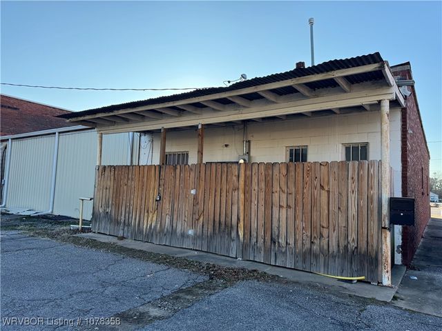 200 S Main Street, Spiro, OK 74959
