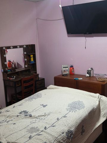 3035 Stroud Creek Avenue, Granbury, TX 76048