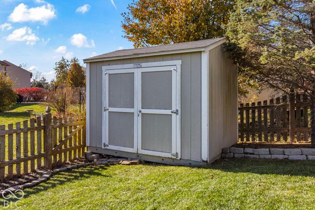 8891 Woodlark Drive, Fishers, IN 46038