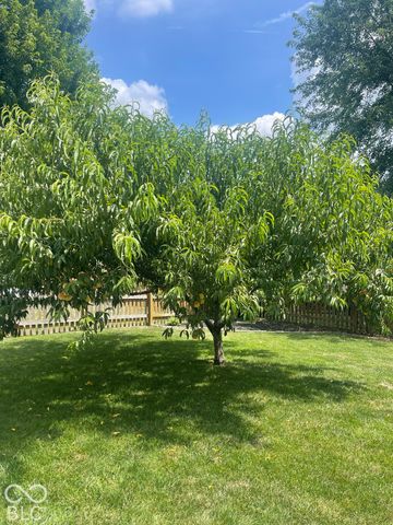 8891 Woodlark Drive, Fishers, IN 46038