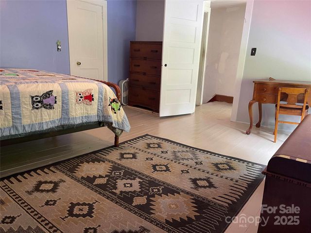 37 S US 19E Highway, Newland, NC 28657