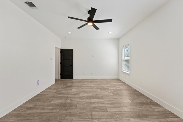 3001 Fernwood Avenue, Dallas, TX 75216