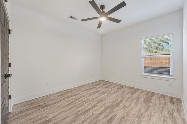 3001 Fernwood Avenue, Dallas, TX 75216