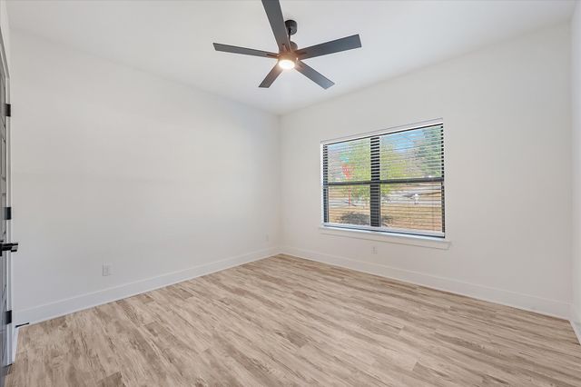 3001 Fernwood Avenue, Dallas, TX 75216