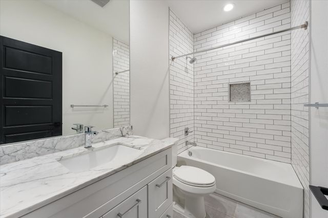 3001 Fernwood Avenue, Dallas, TX 75216