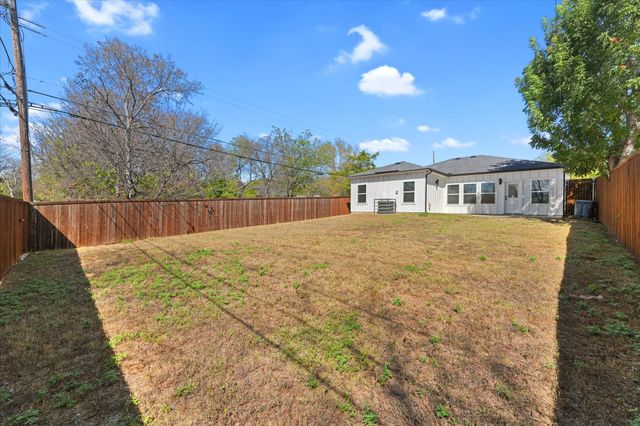 3001 Fernwood Avenue, Dallas, TX 75216