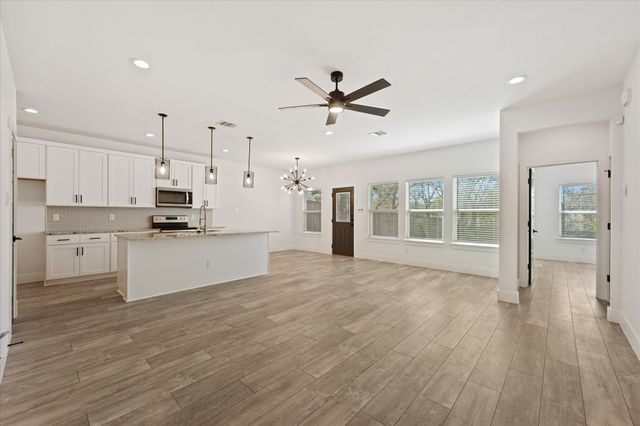 3001 Fernwood Avenue, Dallas, TX 75216