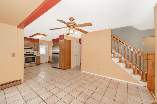 30 Poplar Avenue, Farmingdale, NY 11735