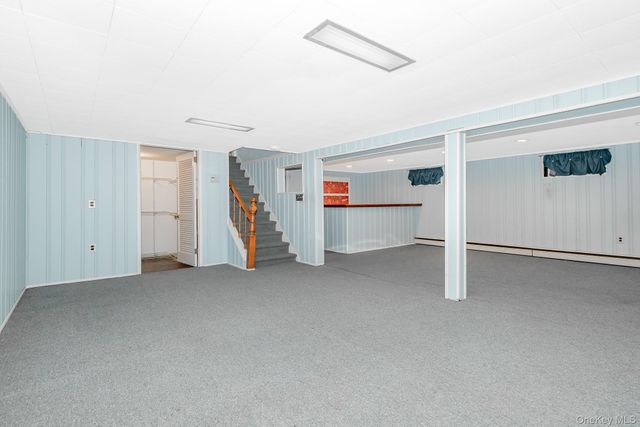 30 Poplar Avenue, Farmingdale, NY 11735