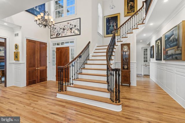 732 SAINT ANDREWS RD, Philadelphia, PA 19118