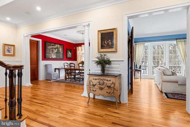732 SAINT ANDREWS RD, Philadelphia, PA 19118