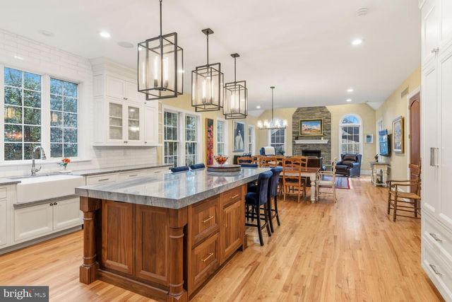 732 SAINT ANDREWS RD, Philadelphia, PA 19118