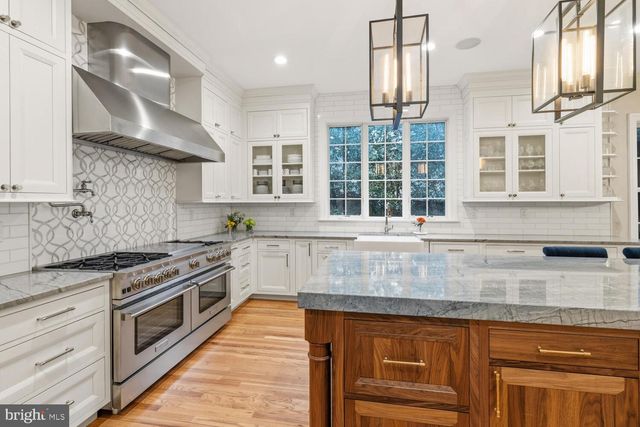 732 SAINT ANDREWS RD, Philadelphia, PA 19118