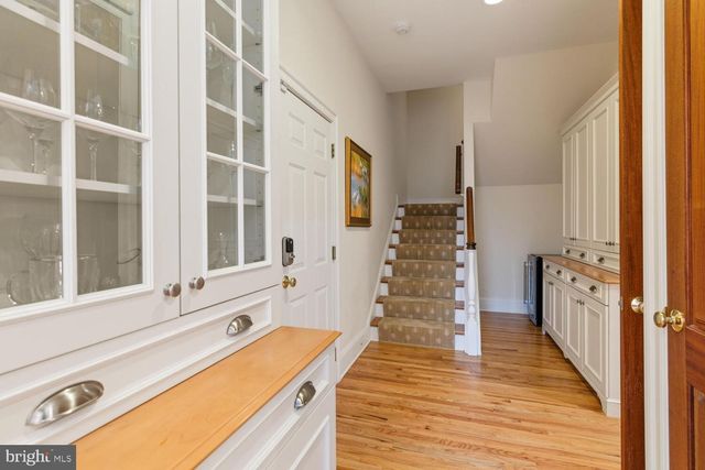 732 SAINT ANDREWS RD, Philadelphia, PA 19118