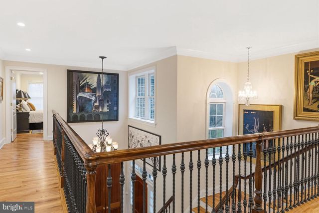 732 SAINT ANDREWS RD, Philadelphia, PA 19118