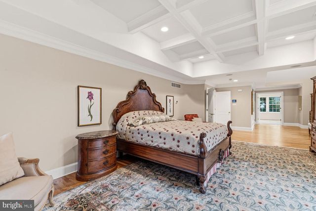 732 SAINT ANDREWS RD, Philadelphia, PA 19118
