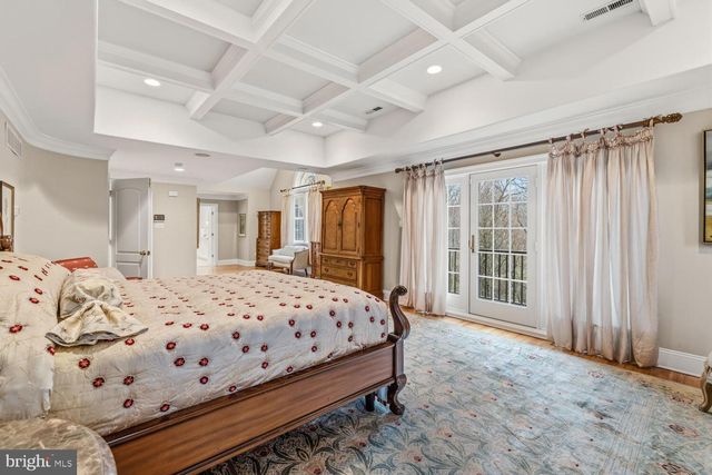 732 SAINT ANDREWS RD, Philadelphia, PA 19118