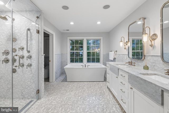 732 SAINT ANDREWS RD, Philadelphia, PA 19118