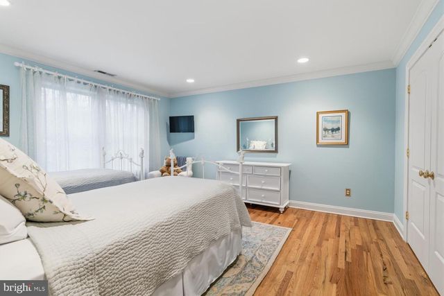 732 SAINT ANDREWS RD, Philadelphia, PA 19118