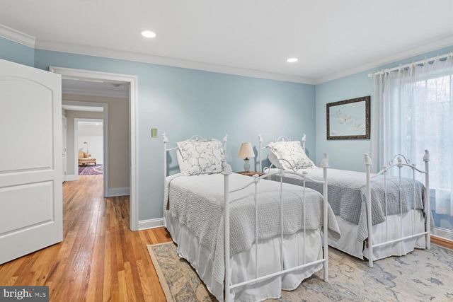 732 SAINT ANDREWS RD, Philadelphia, PA 19118