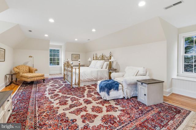 732 SAINT ANDREWS RD, Philadelphia, PA 19118