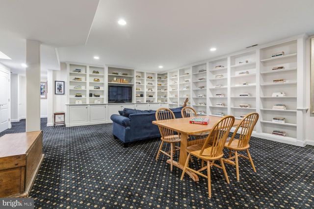 732 SAINT ANDREWS RD, Philadelphia, PA 19118