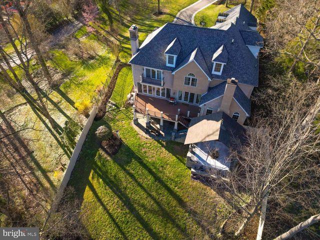 732 SAINT ANDREWS RD, Philadelphia, PA 19118