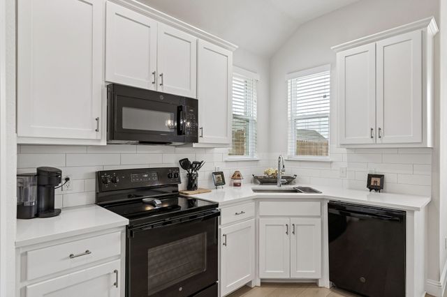 388 N Montague Street, Pilot Point, TX 76258