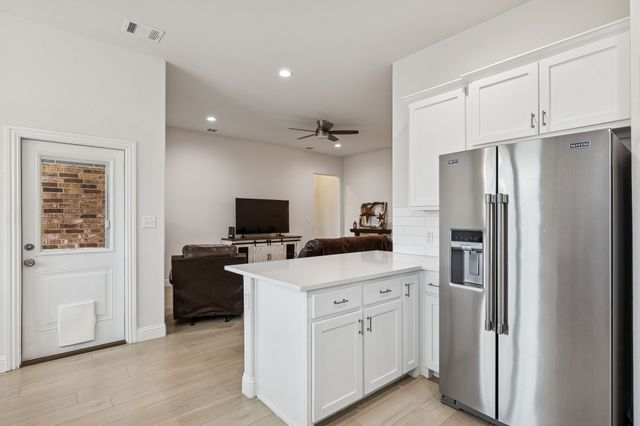 388 N Montague Street, Pilot Point, TX 76258