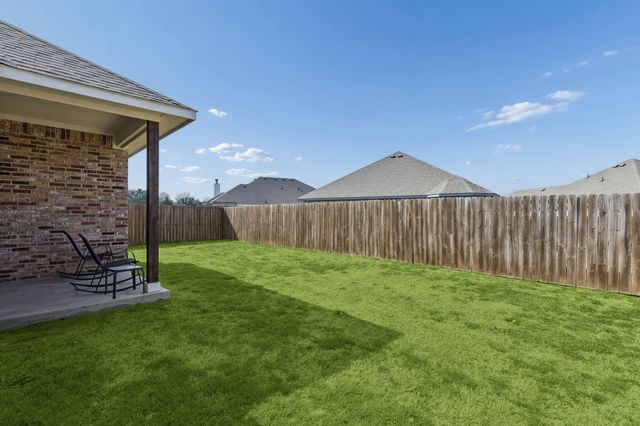 388 N Montague Street, Pilot Point, TX 76258