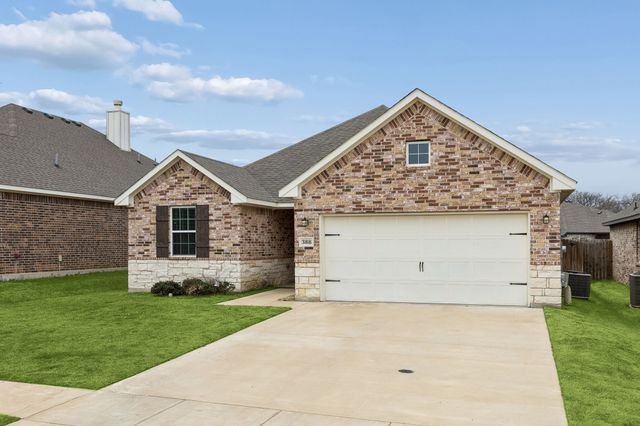 388 N Montague Street, Pilot Point, TX 76258