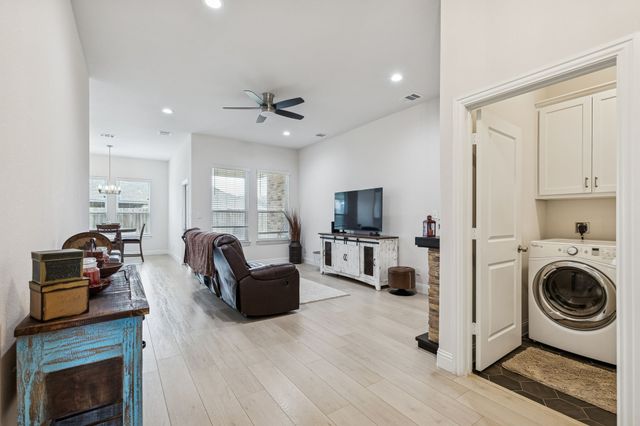 388 N Montague Street, Pilot Point, TX 76258