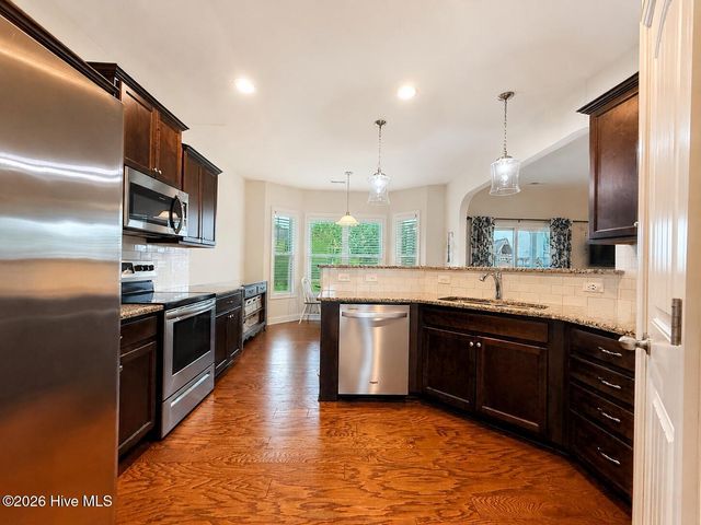 589 Aurora Place, Hampstead, NC 28443