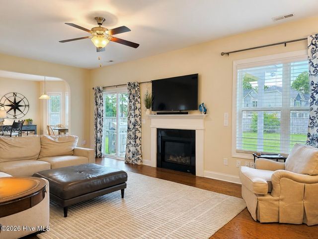 589 Aurora Place, Hampstead, NC 28443