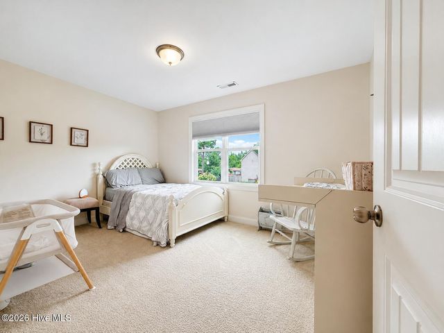 589 Aurora Place, Hampstead, NC 28443