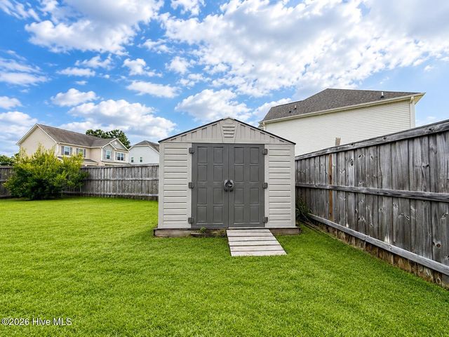 589 Aurora Place, Hampstead, NC 28443