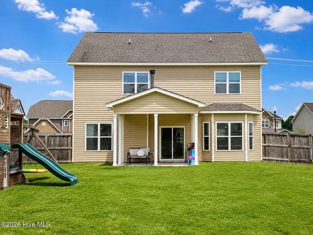 589 Aurora Place, Hampstead, NC 28443