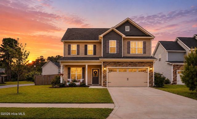 589 Aurora Place, Hampstead, NC 28443
