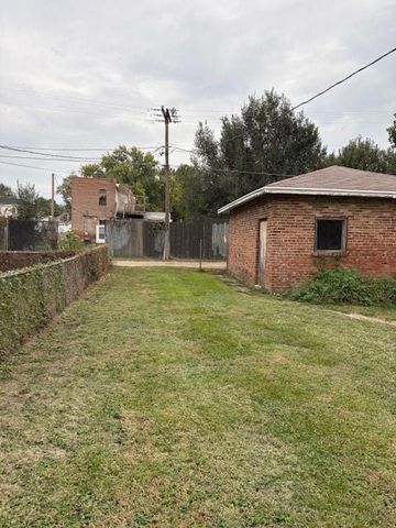 2311 S 10th Street, St Joseph, MO 64503