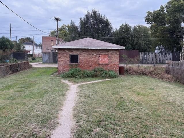 2311 S 10th Street, St Joseph, MO 64503